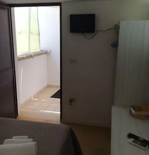 Borgo Antico * Порто-Чезарео